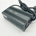 Li-Ion Ladegerät 54.6 V 8 A für 48 V Batterien